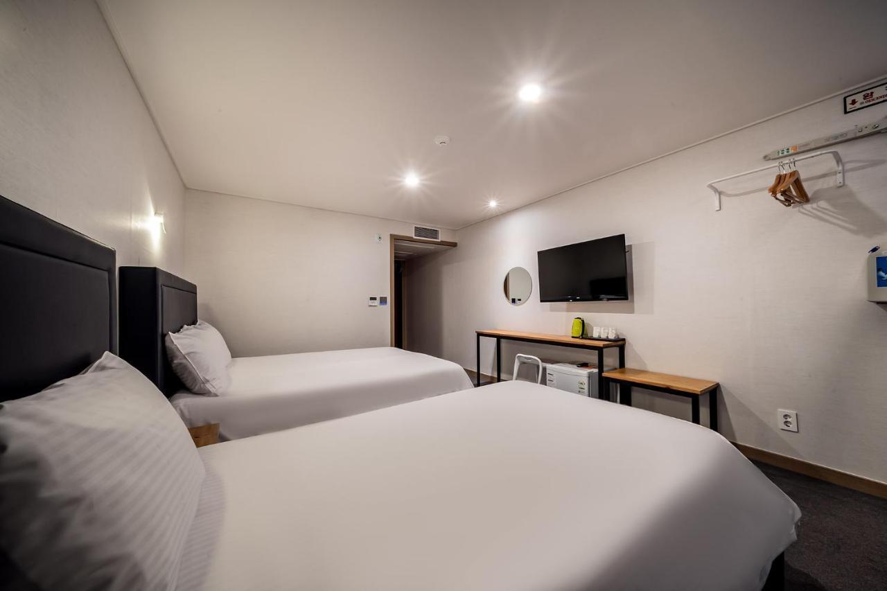 Sunrise Hotel Supjikoji Сеогвипо Екстериор снимка