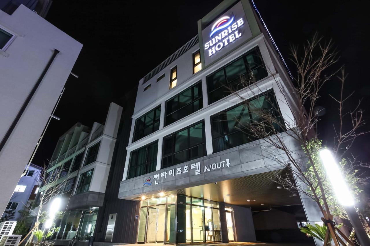 Sunrise Hotel Supjikoji Сеогвипо Екстериор снимка